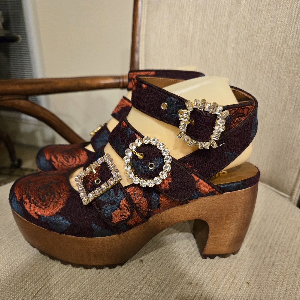 Autumn Adiegbo Triple-Strap Brocade Platform Clogs Crystal Buckles 9.5 NEW Italy - Picture 3 of 12